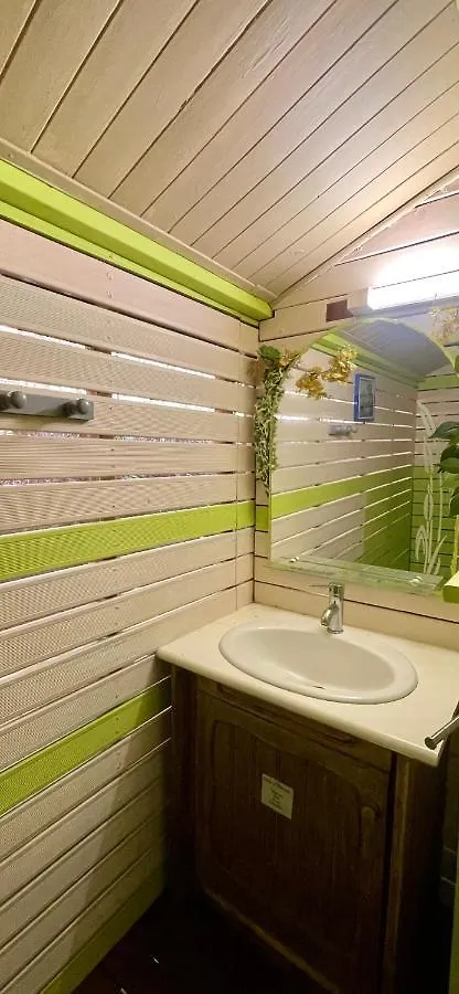 Hébergement de vacances Location Gite Bungalow A 70M De La Plage Bouillante Guadeloupe
